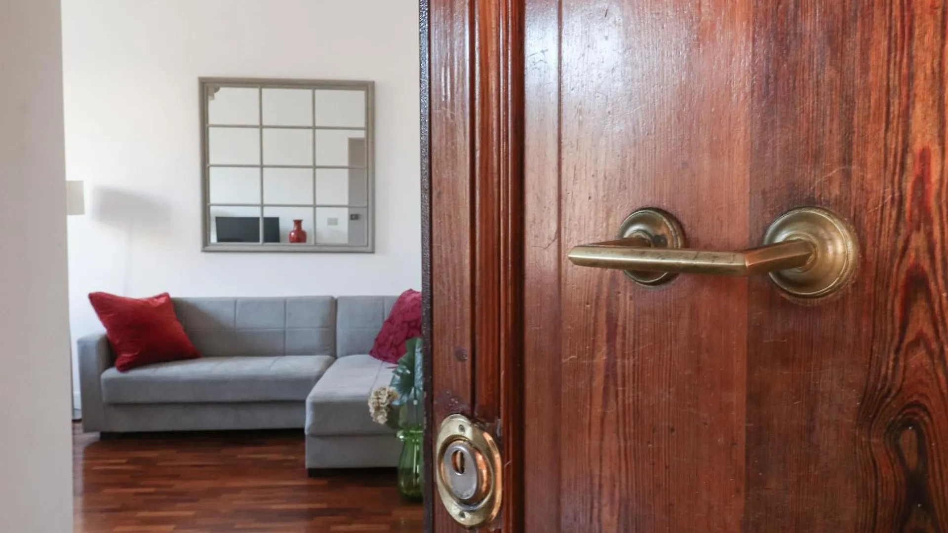 Ele Apartment Vicino San Pietro E Musei Vaticani Roma Italy